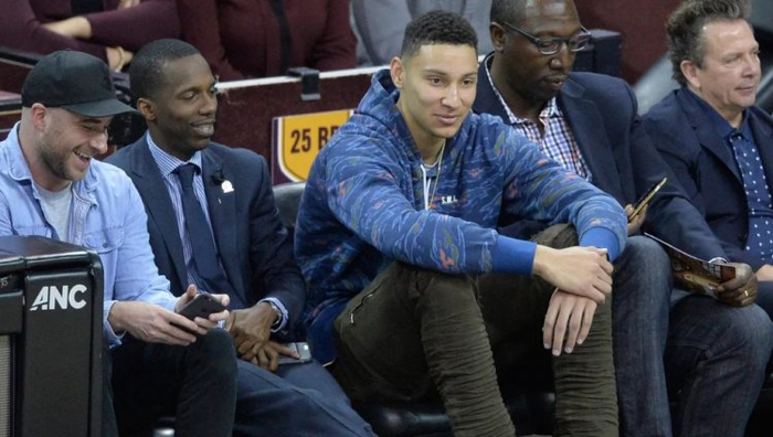 开云体育下载-西蒙斯到底是不是有病？