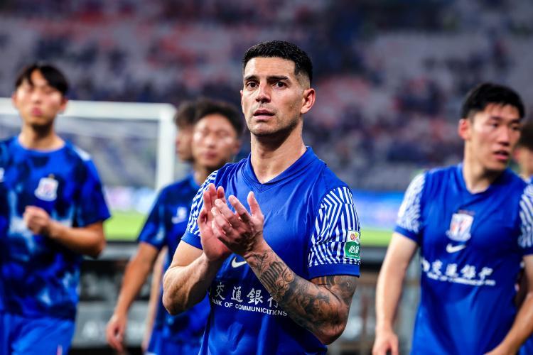 开云登录-跟队：安德烈-路易斯腰伤影响到右腿，因此过去6周仅打进一粒点球