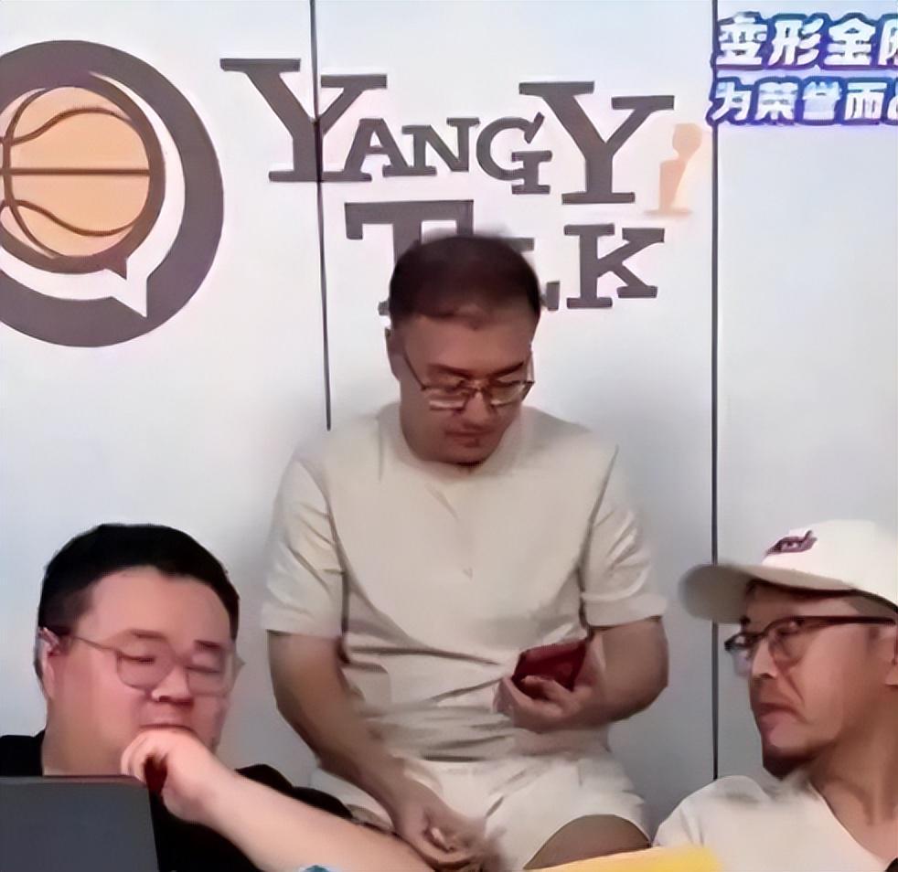 经纪人和杨毅爆料！林书豪在CBA遭国内球员恐吓，再突破就被废掉