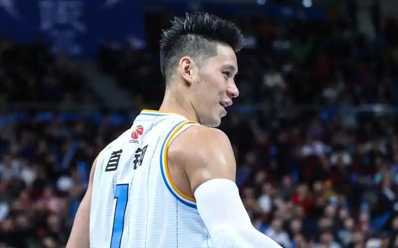 经纪人和杨毅爆料！林书豪在CBA遭国内球员恐吓，再突破就被废掉