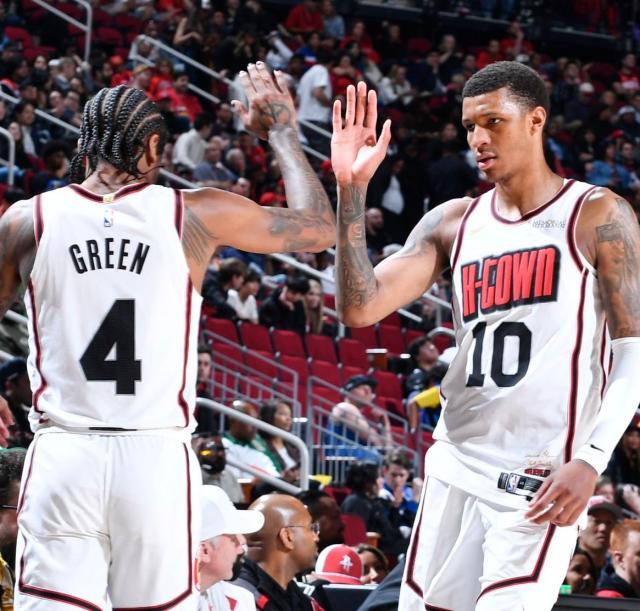 kaiyun-三人被罚下 最多落后25分！火箭神奇逆转坚守西二