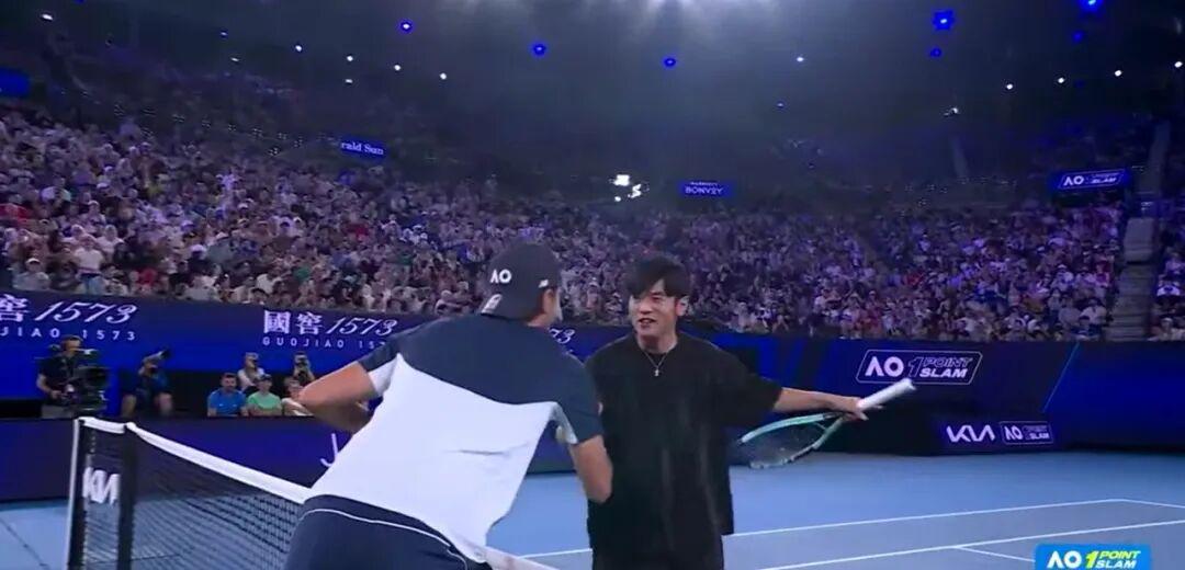 kaiyun-炸！周杰伦今晚打进澳网胜负已分！带着捐出100万澳币的豪气登场