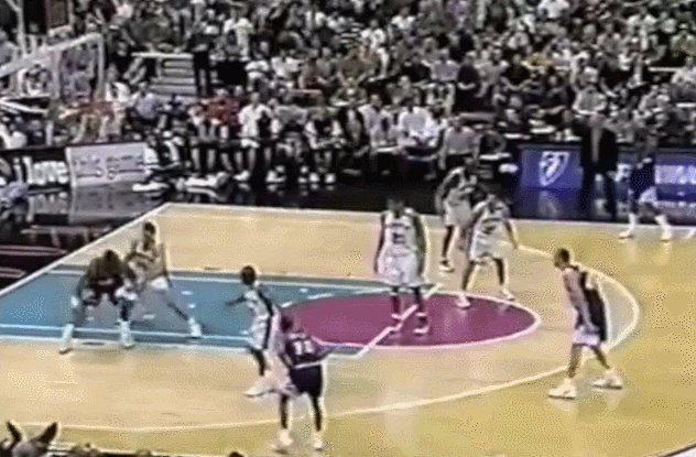 开云在线-时代先驱：巨人时代的另类内线 坎普是原始字母哥