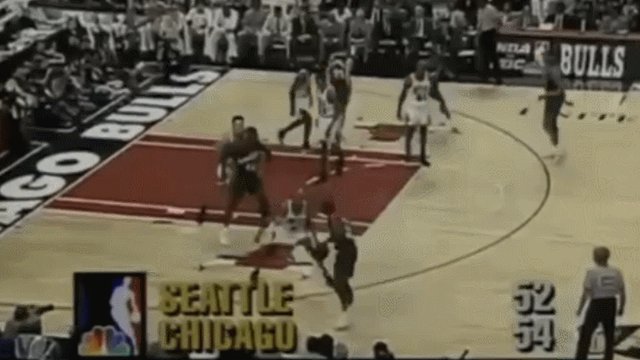 开云在线-时代先驱：巨人时代的另类内线 坎普是原始字母哥