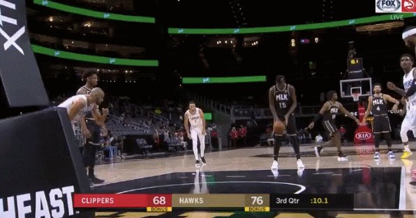 友情超越比赛！他们是老鹰阵中的一对特别战友