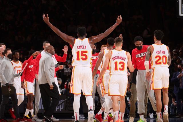 友情超越比赛！他们是老鹰阵中的一对特别战友