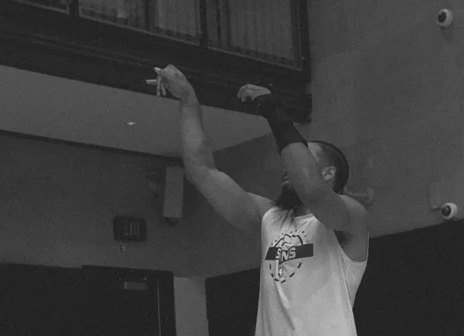 开云登录-恢复神速！狄龙目前已经拆掉石膏，今日可以完成投篮训练