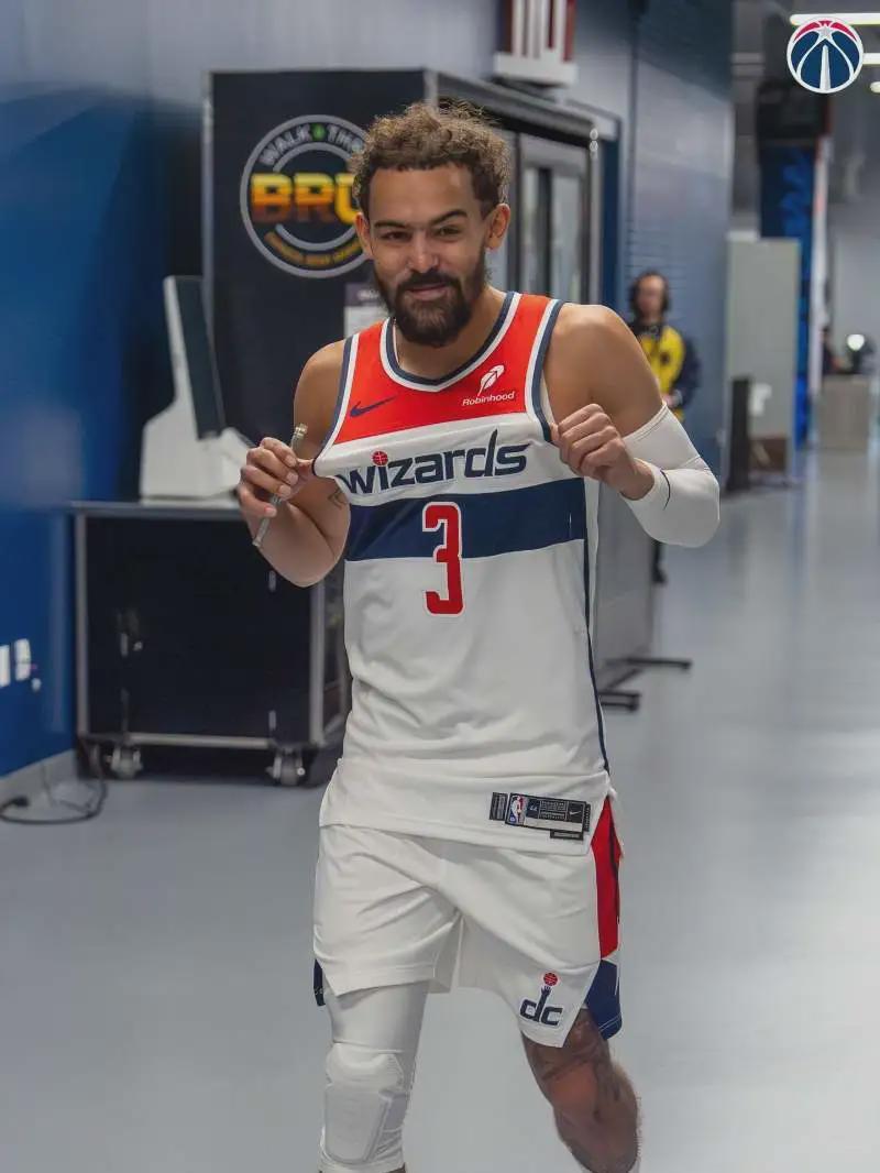 2换1！宣布复出！特雷杨首秀来了