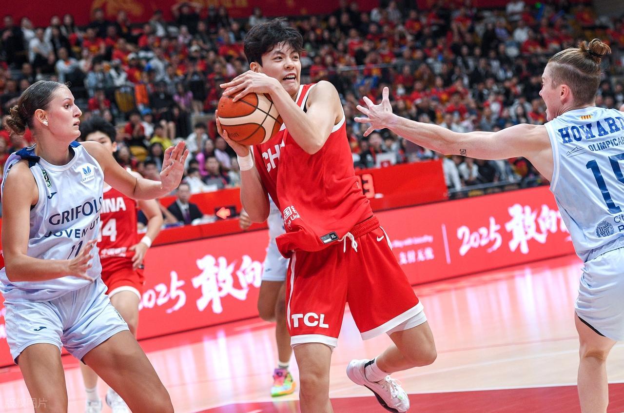 kaiyun-郑薇淘汰的人，被宫鲁鸣重用当队长，半场0分，球迷：又菜又装！