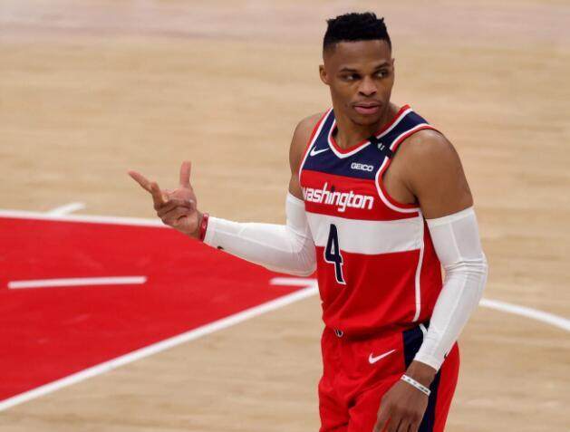 开云在线-韦少冲击历史三双王 含金量不高引争议