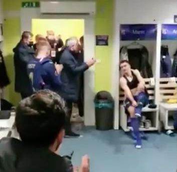 kaiyun-【观察】喷球员捧对手 没有后招的穆帅还能秀多久？