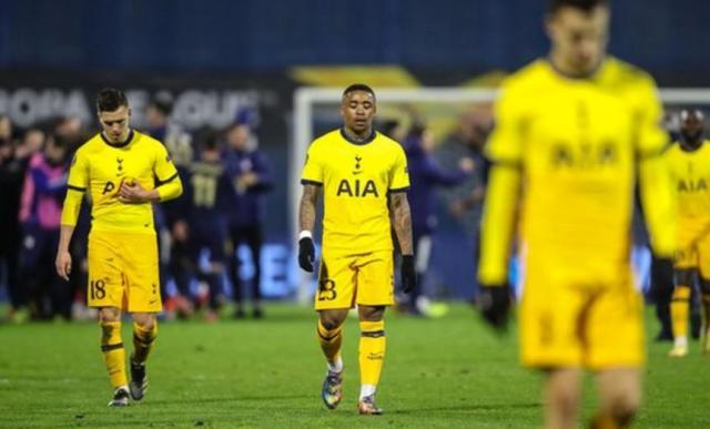 kaiyun-【观察】喷球员捧对手 没有后招的穆帅还能秀多久？