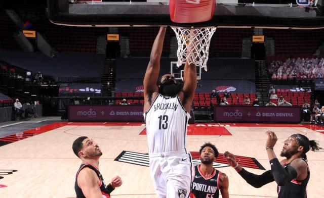 kaiyun-三巨头有多香？湖勇举步维艰 篮网依旧高歌猛进