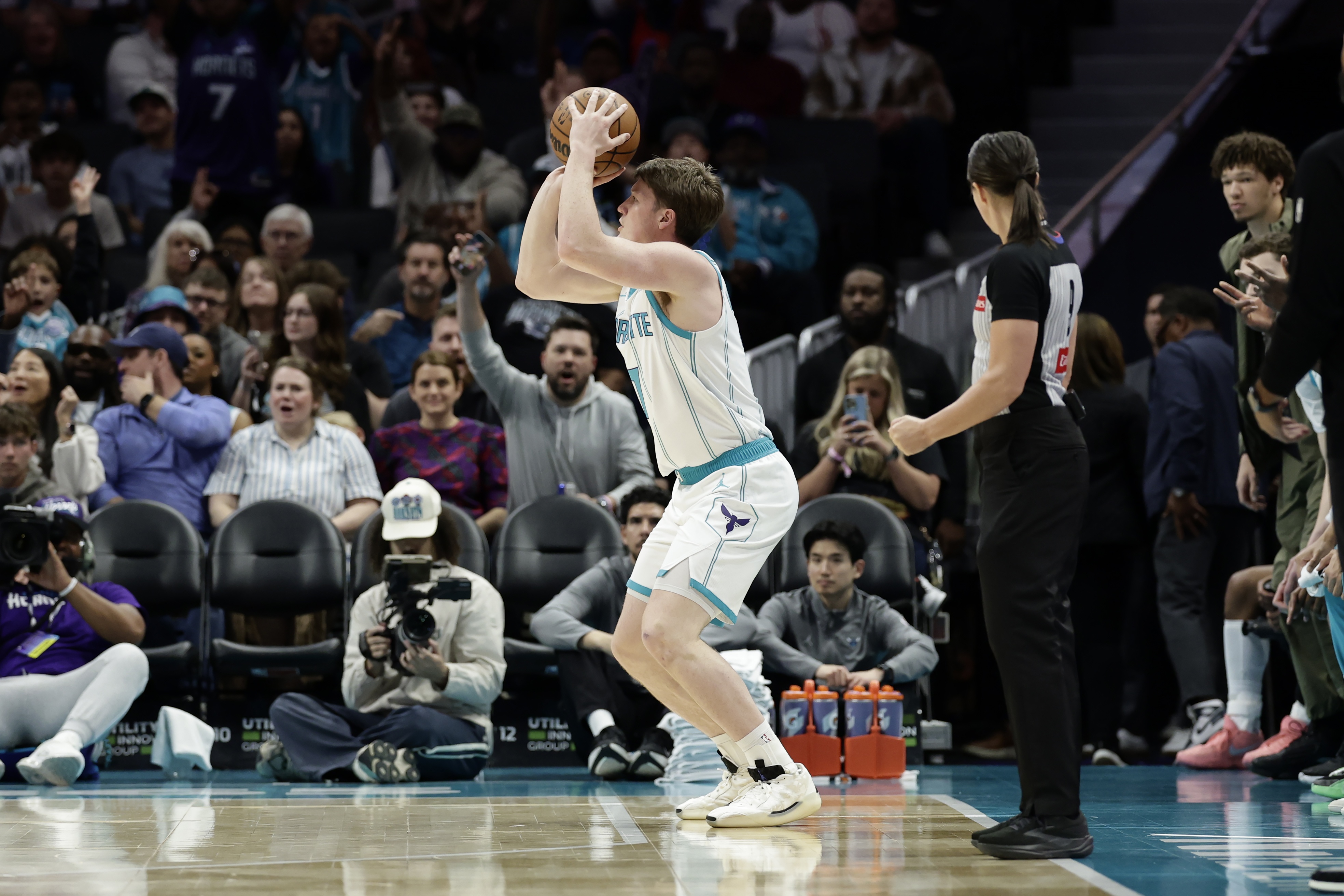 开云在线-最近几场略迷！克尼佩尔出战25分钟 12中4&amp;三分3中0拿8分7板