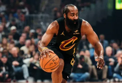 kaiyun-哈登首节3投2中，三分2中1得到5分1助攻